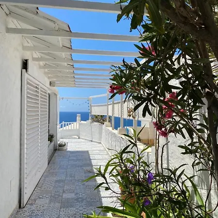 Seaviews&flowers