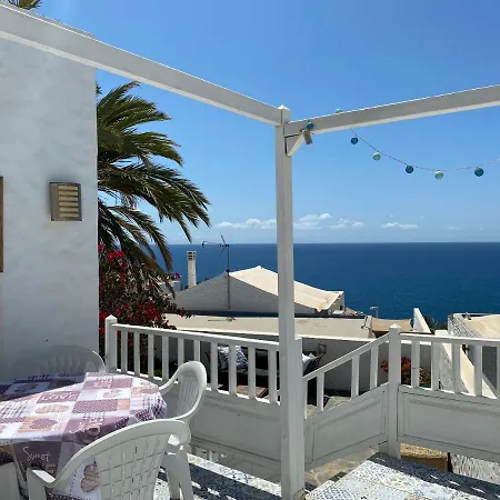 Seaviews&flowers
