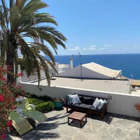 Seaviews And Flowers *