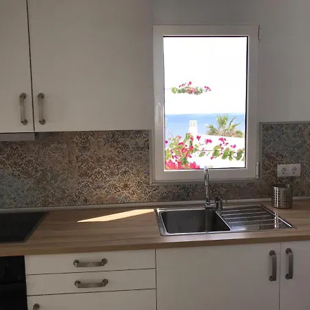 Διαμέρισμα Seaviews And Flowers *