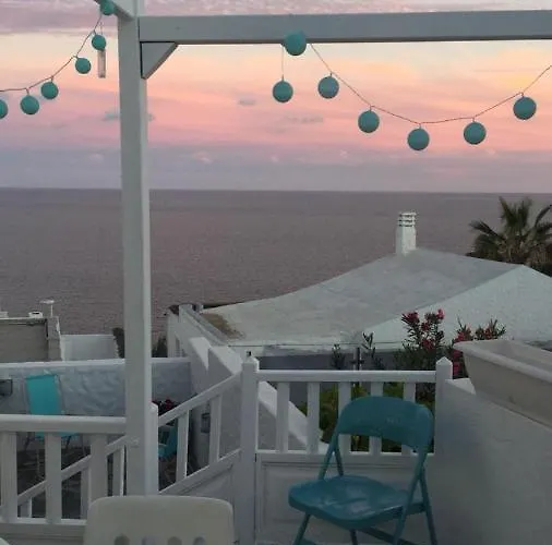 Seaviews And Flowers 아파트 *